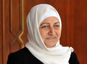 الحريري تهنئ بالأضحى وتعتذر عن عدم تقبل التهاني بالعيد