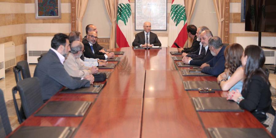  وزير الداخلية استقبل نوابا وبحث مع قائمقامين في شؤون إدارية وإنمائية