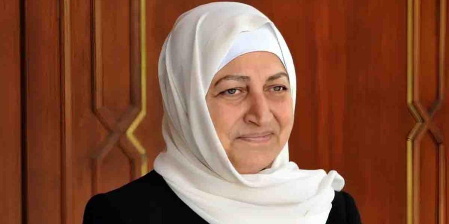 الحريري تهنئ بالأضحى وتعتذر عن عدم تقبل التهاني بالعيد