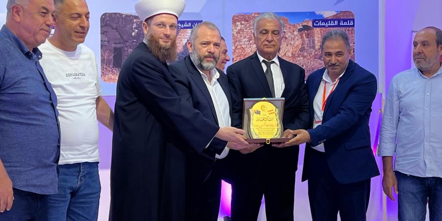 الكردي ممثلًا محافظ عكار: تكريم رؤساء اتحادات البلديات ورئيس بلدية المقيطع في مهرجان إنمائي بعكار  في مشهد وطني وإنمائي جسّد روح الوفاء والتقدير للعطاء البلدي،حيث أقامت جمعية رتاج الحياة الاجتماعية الخيرية برئاسة الأستاذ رياض مصطفى فياض المهرجان تحت شعار 